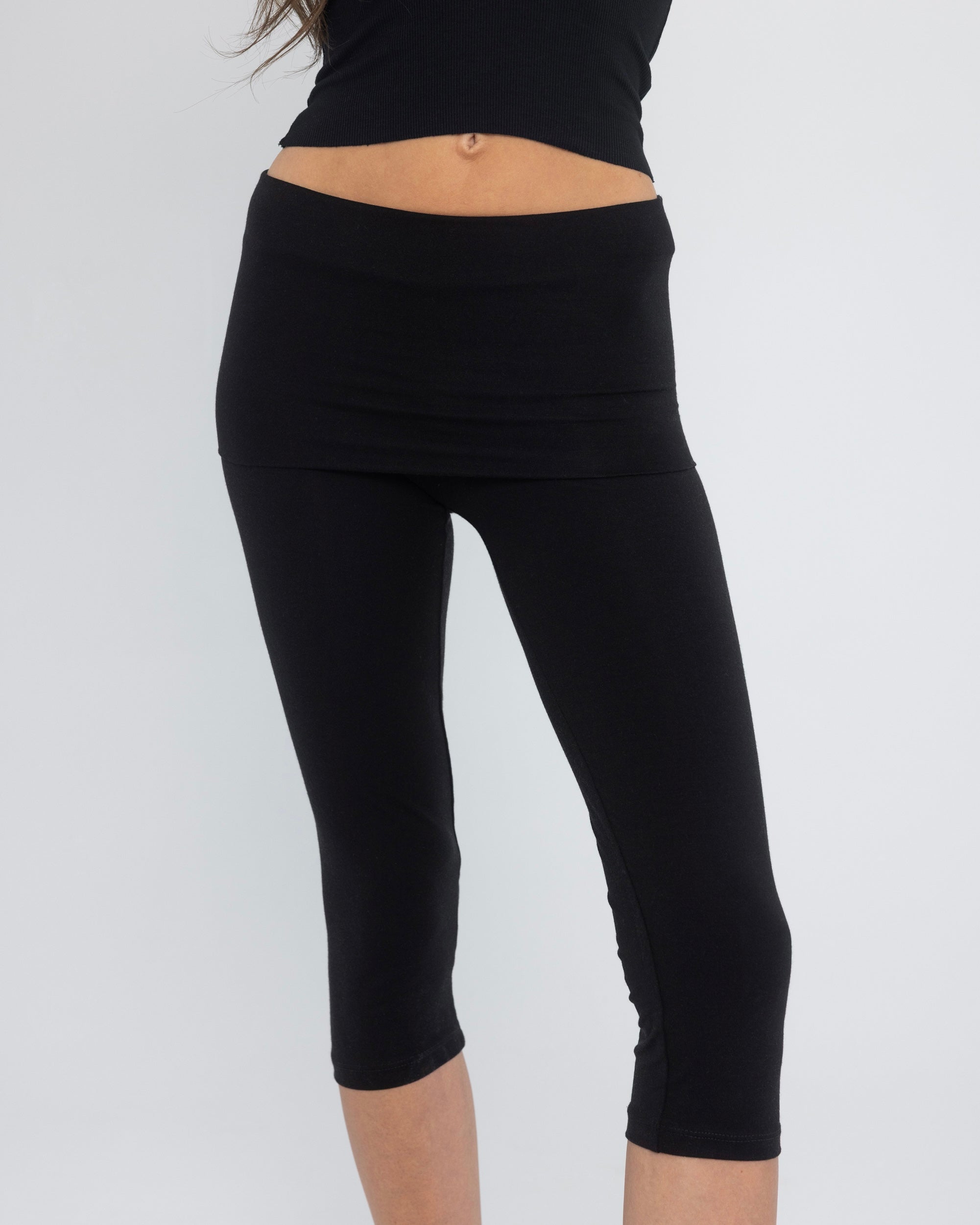 Foldover Capri in Black