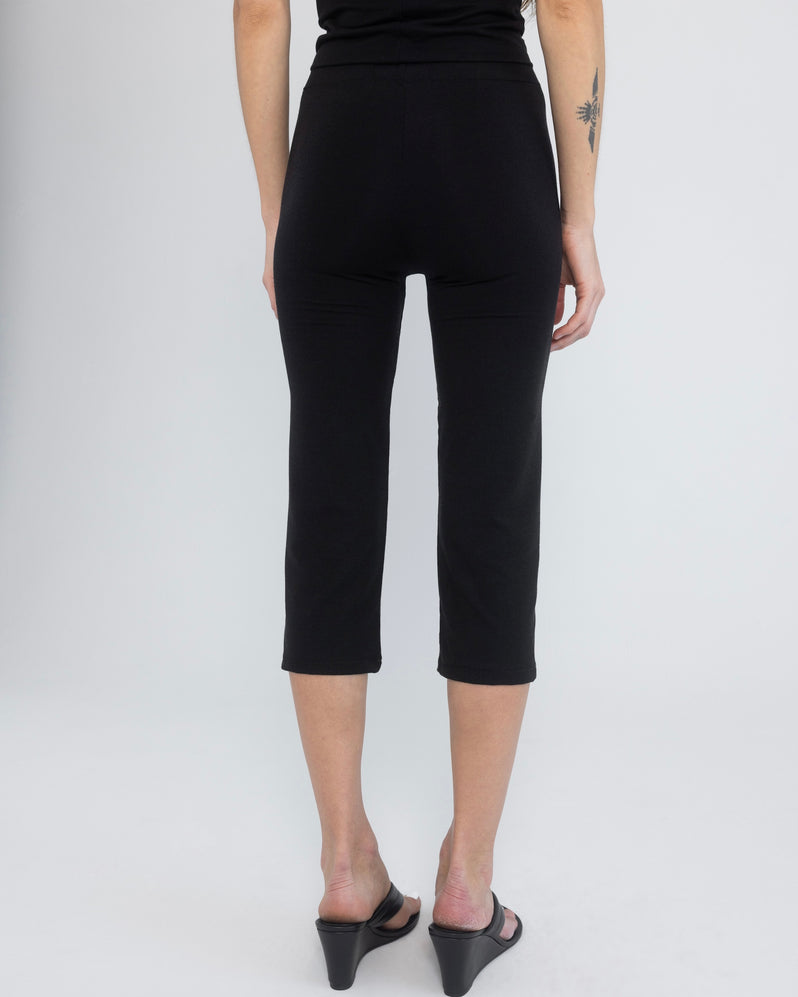 Capri in Black