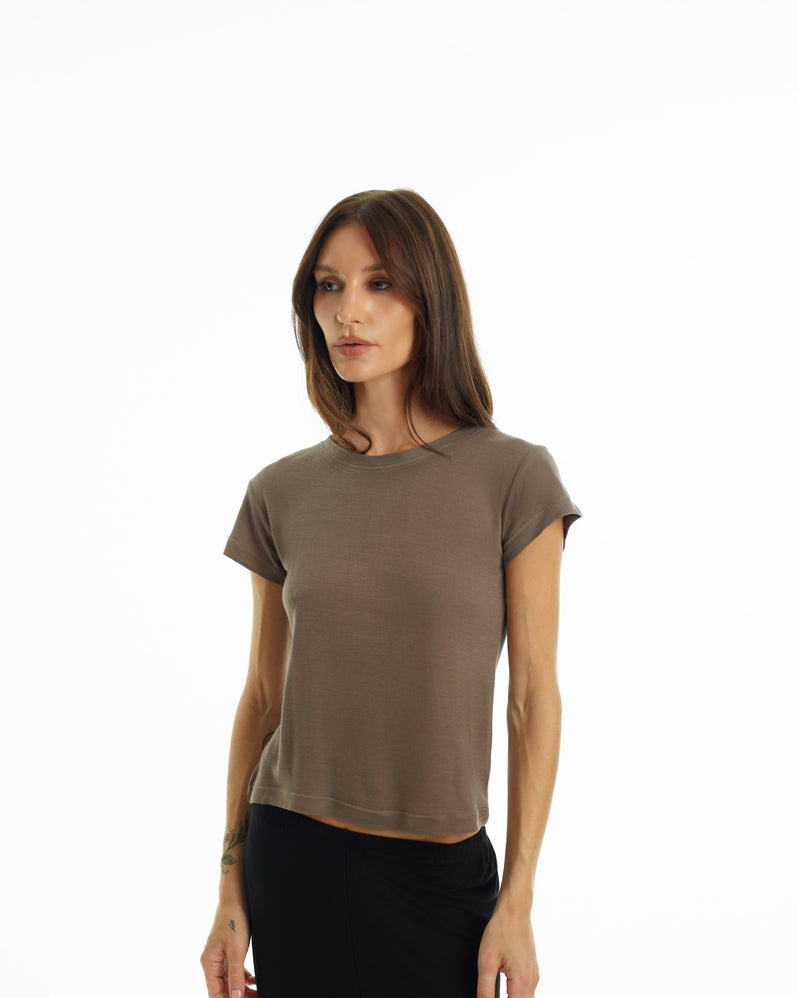Tee in Clay