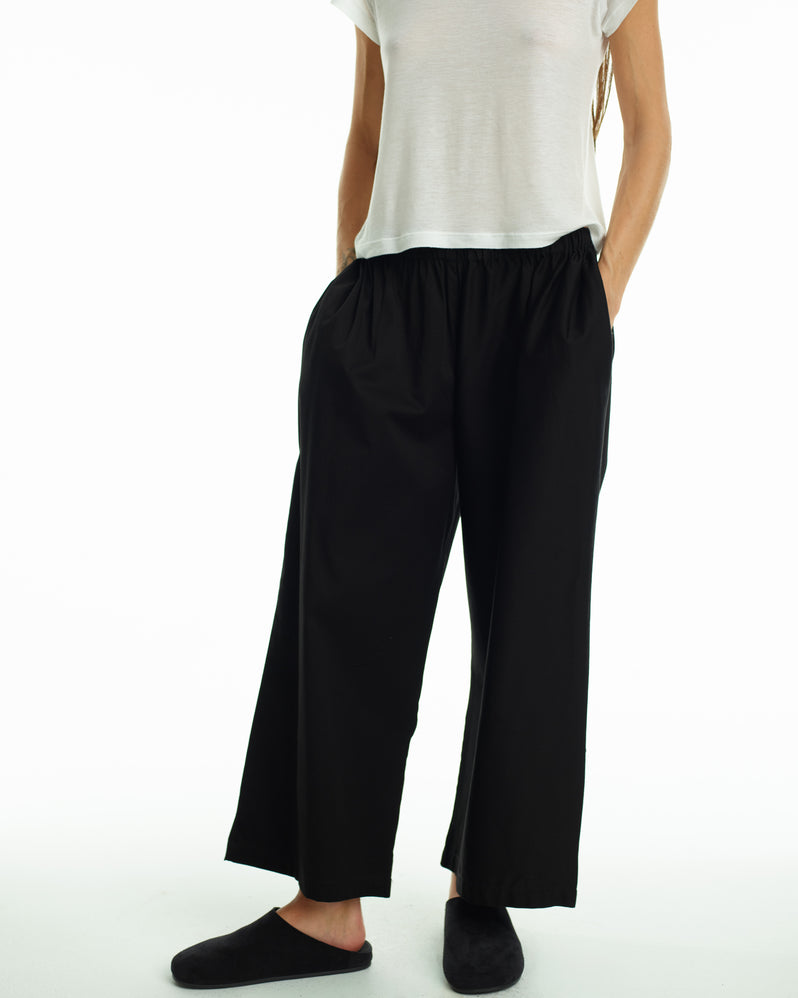 Capri in Black