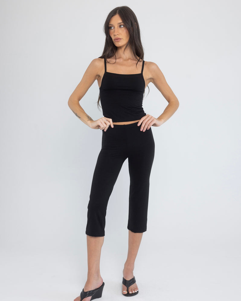 Capri in Black