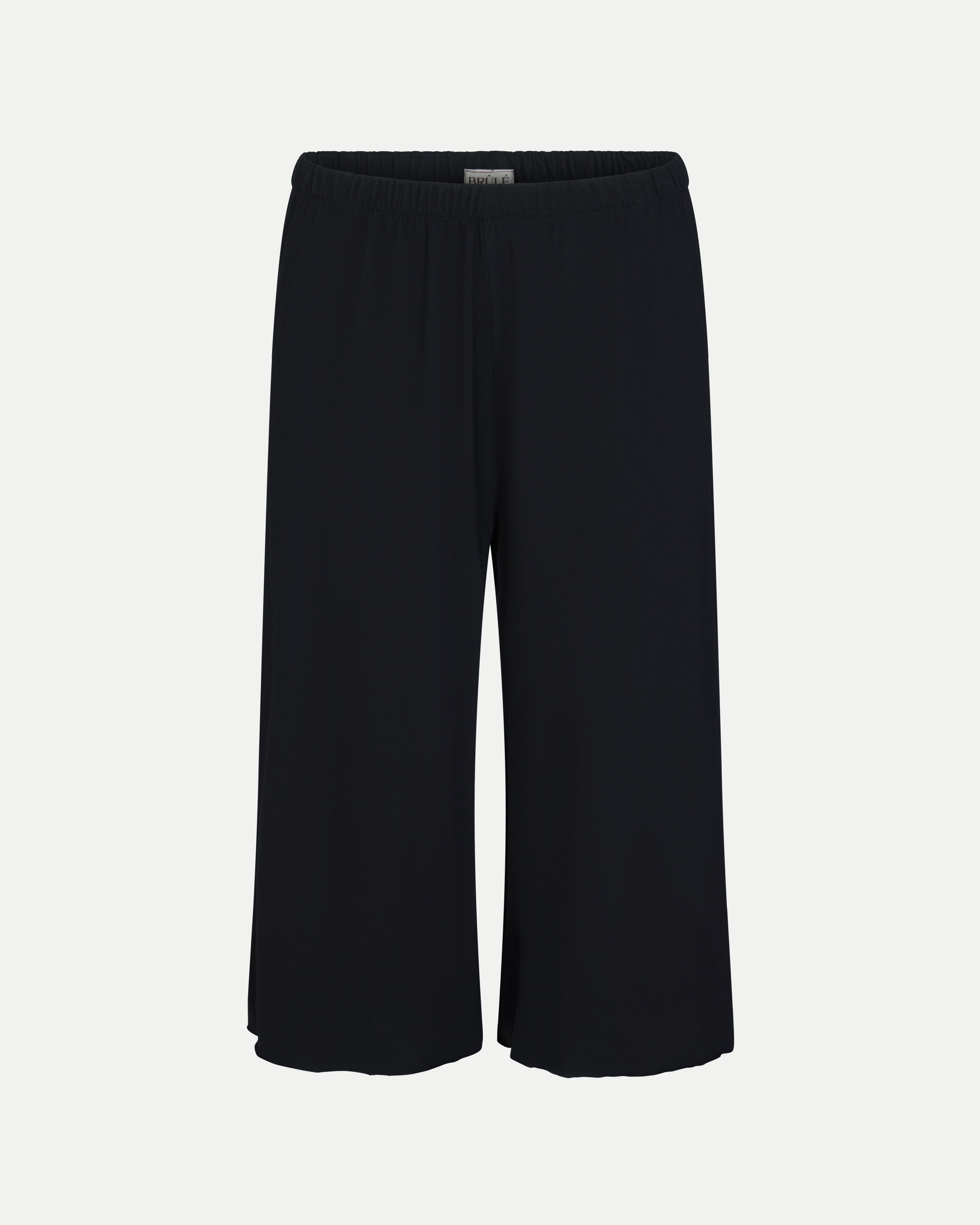 Capri in Black