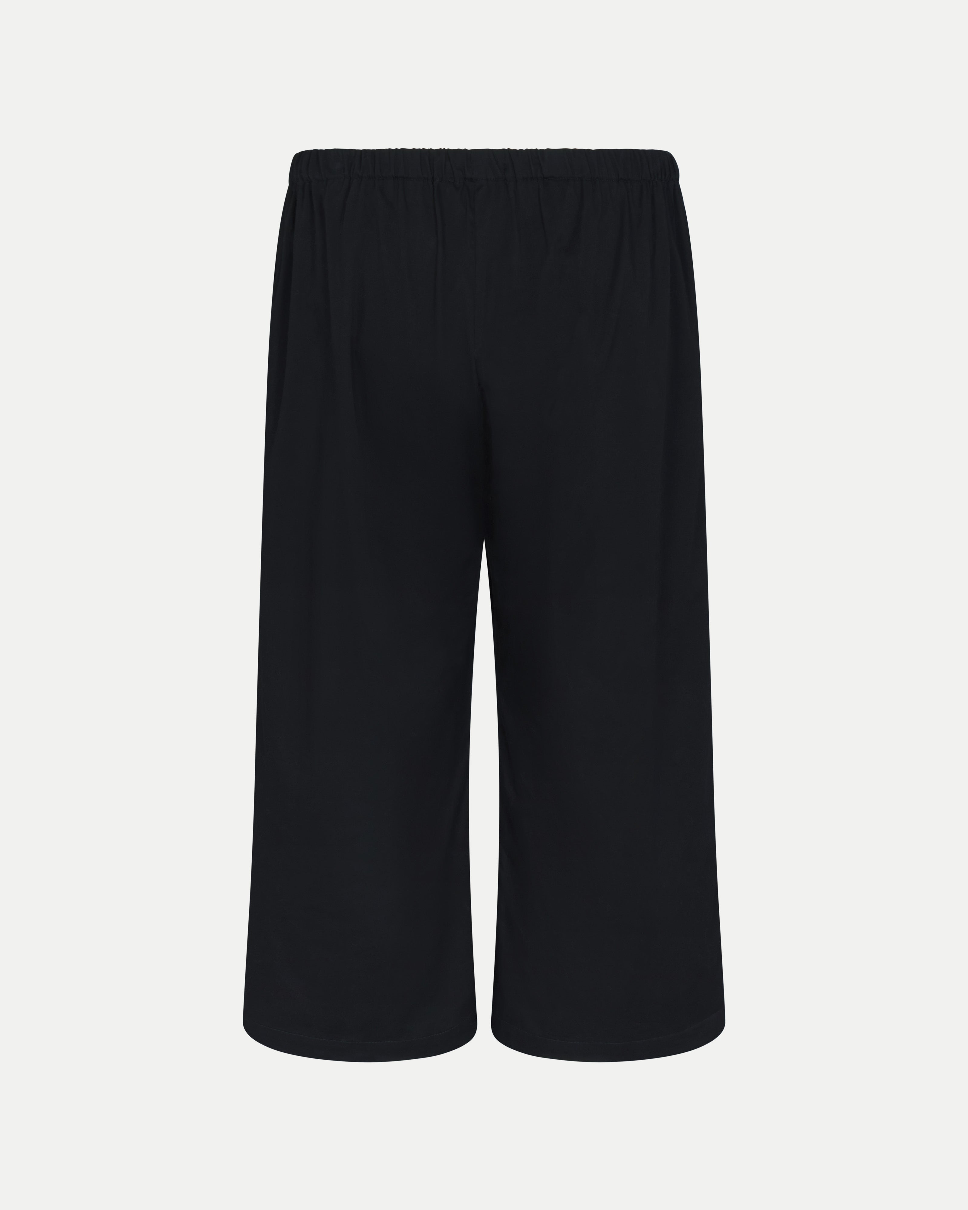 Capri in Black