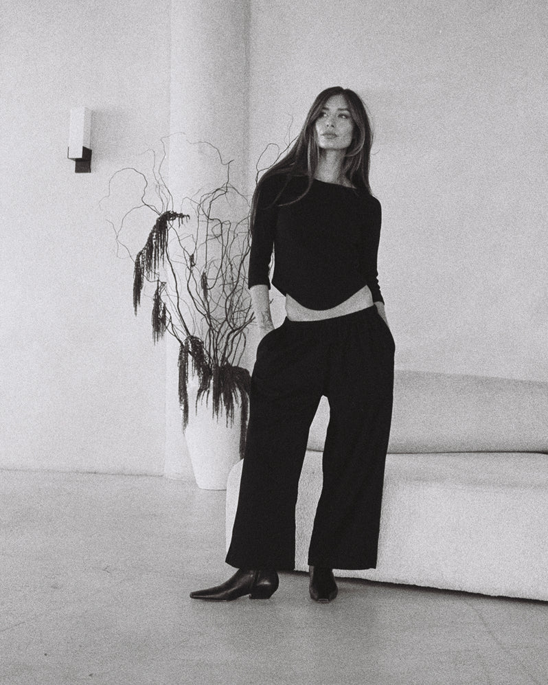 Capri in Black