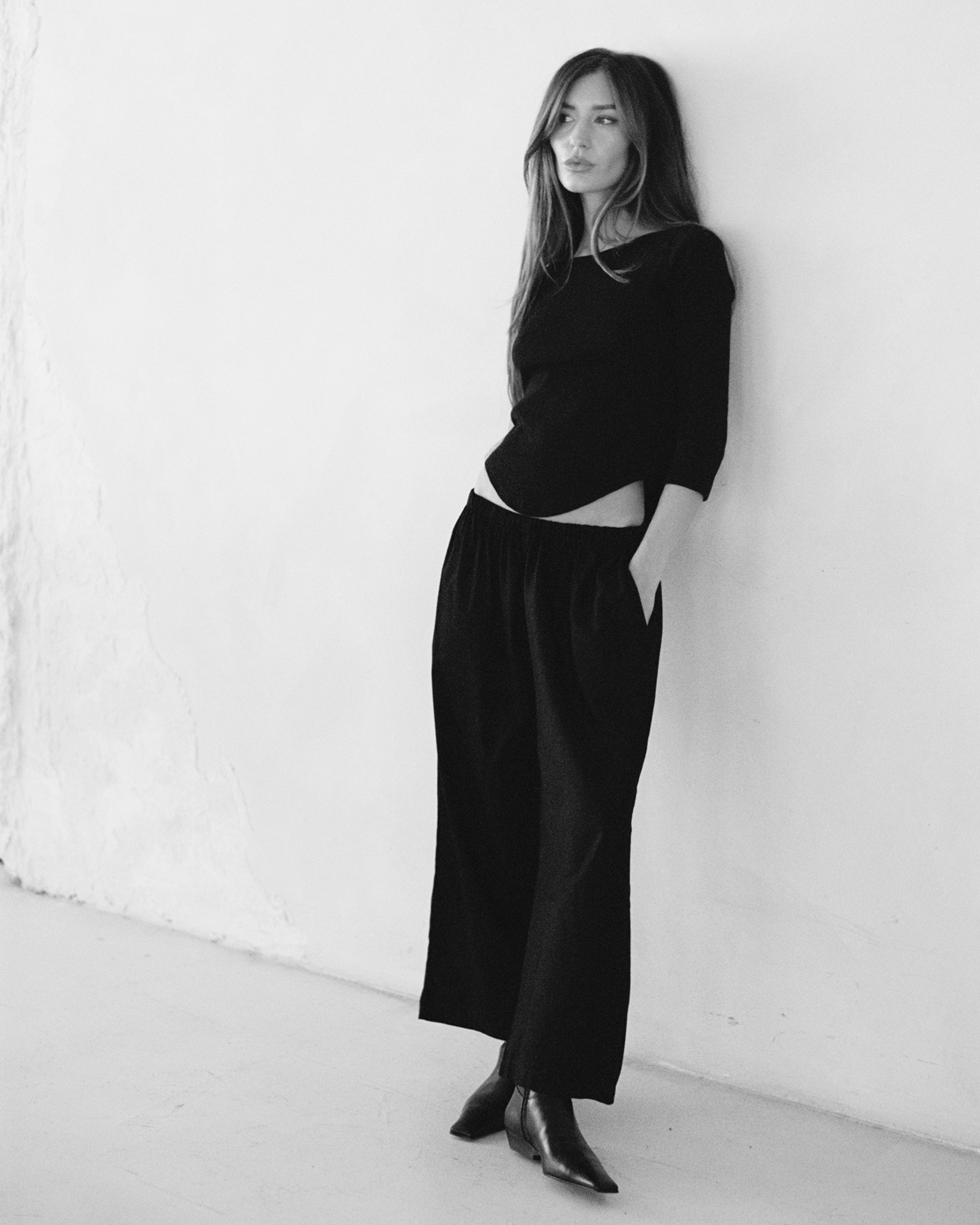 Capri in Black