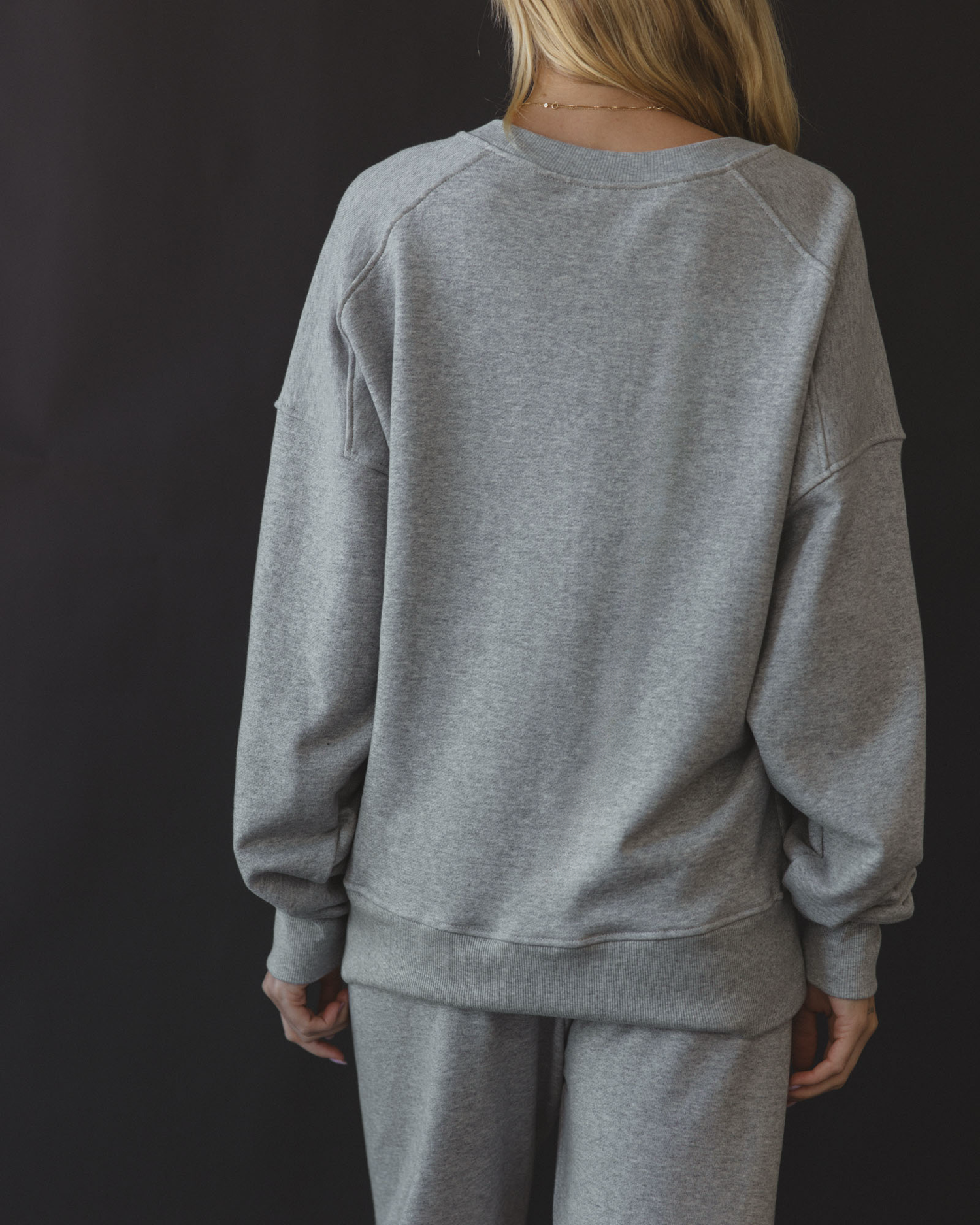 Crewneck in Heather Grey