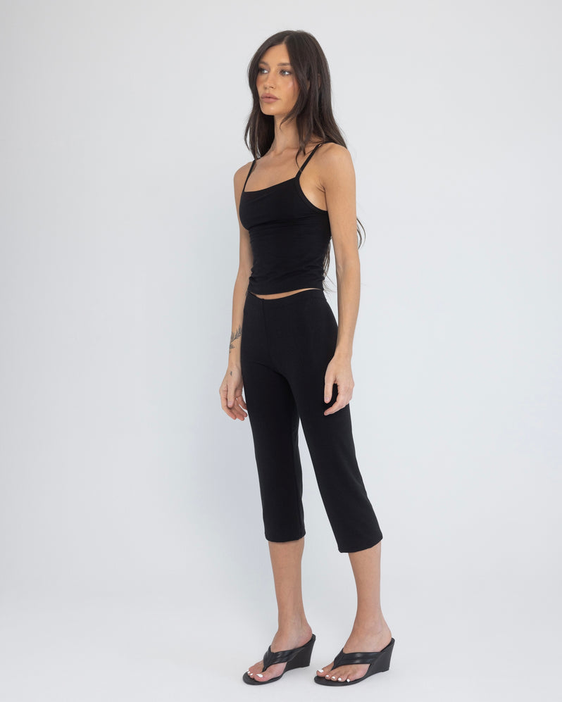 Capri in Black