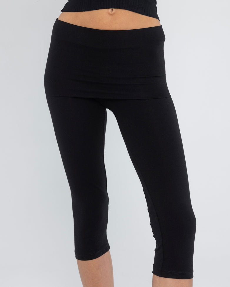 Foldover Capri in Black