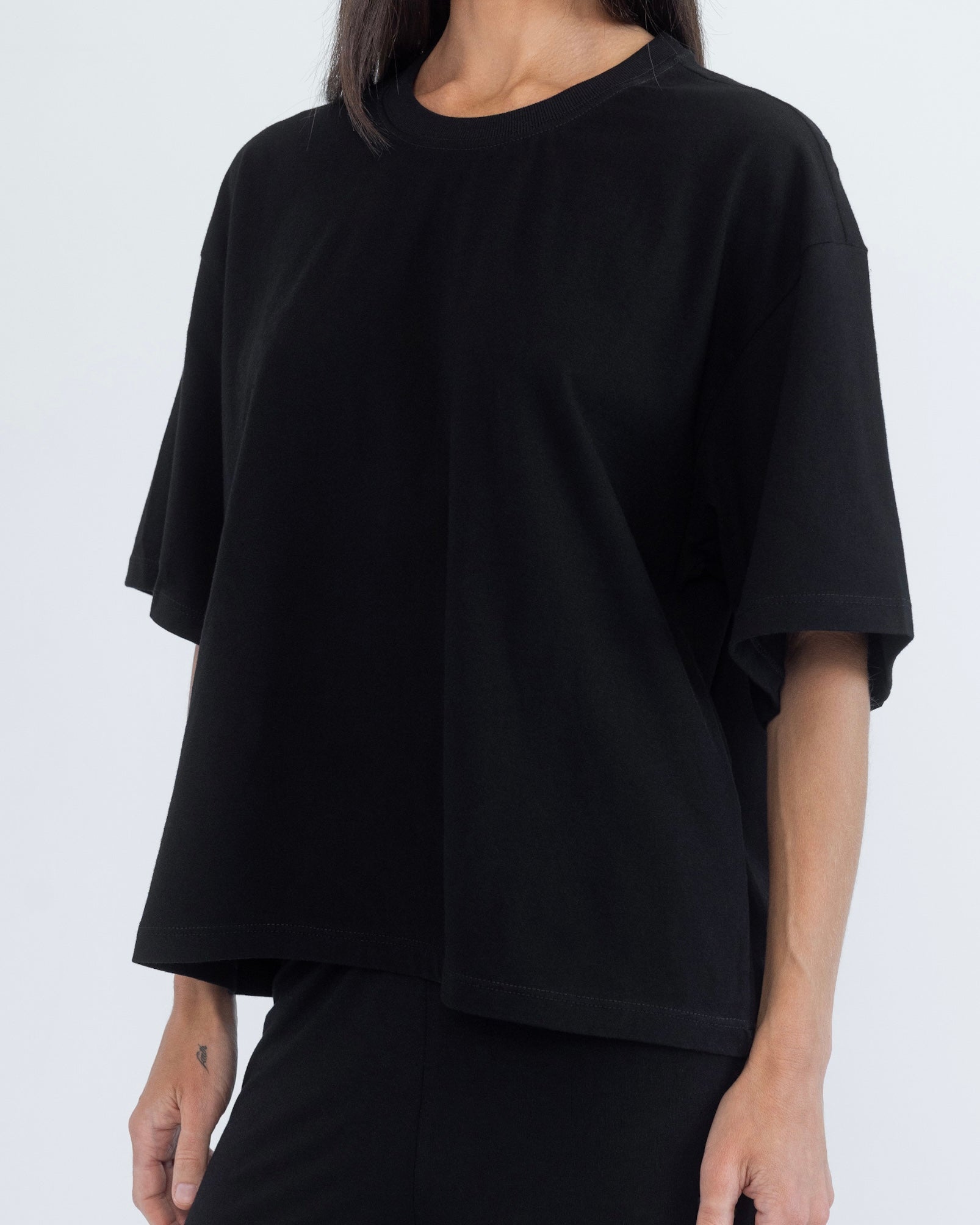 Tee in Black