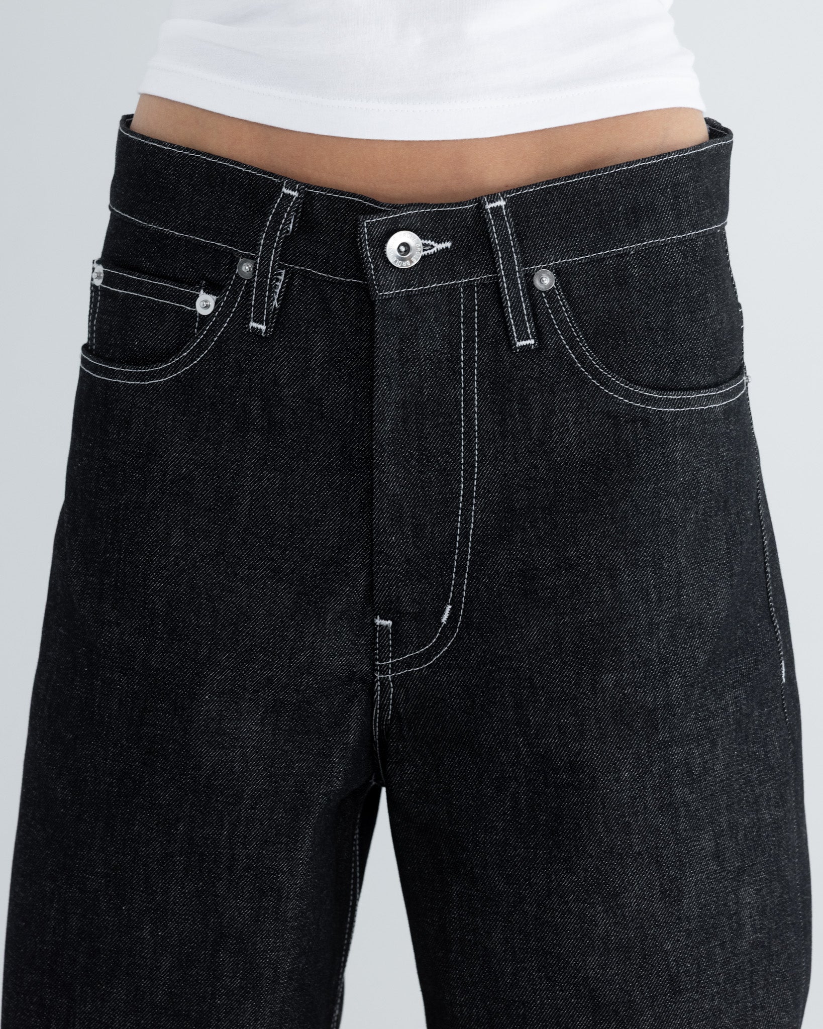 Short in Dark Denim
