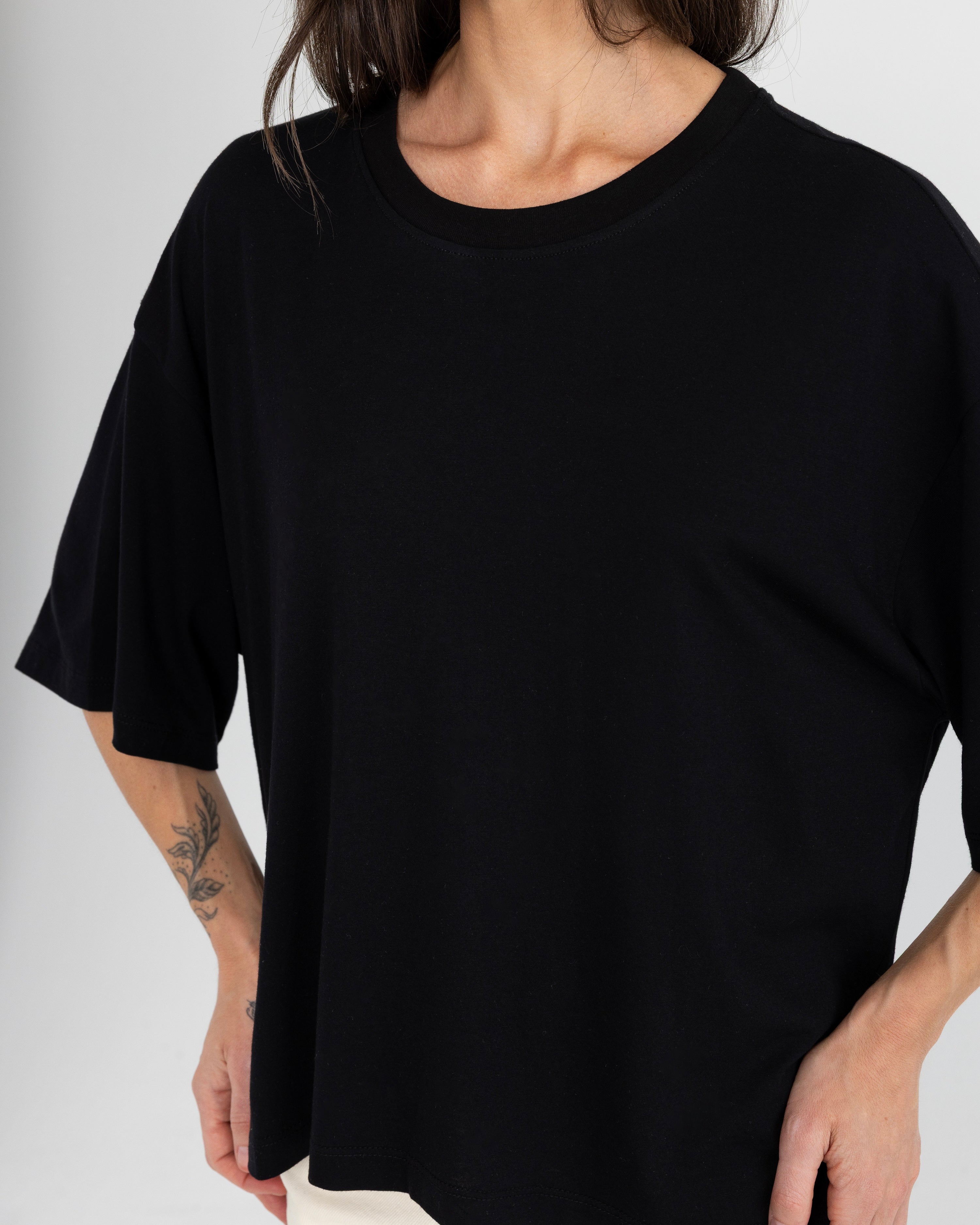 Tee in Black
