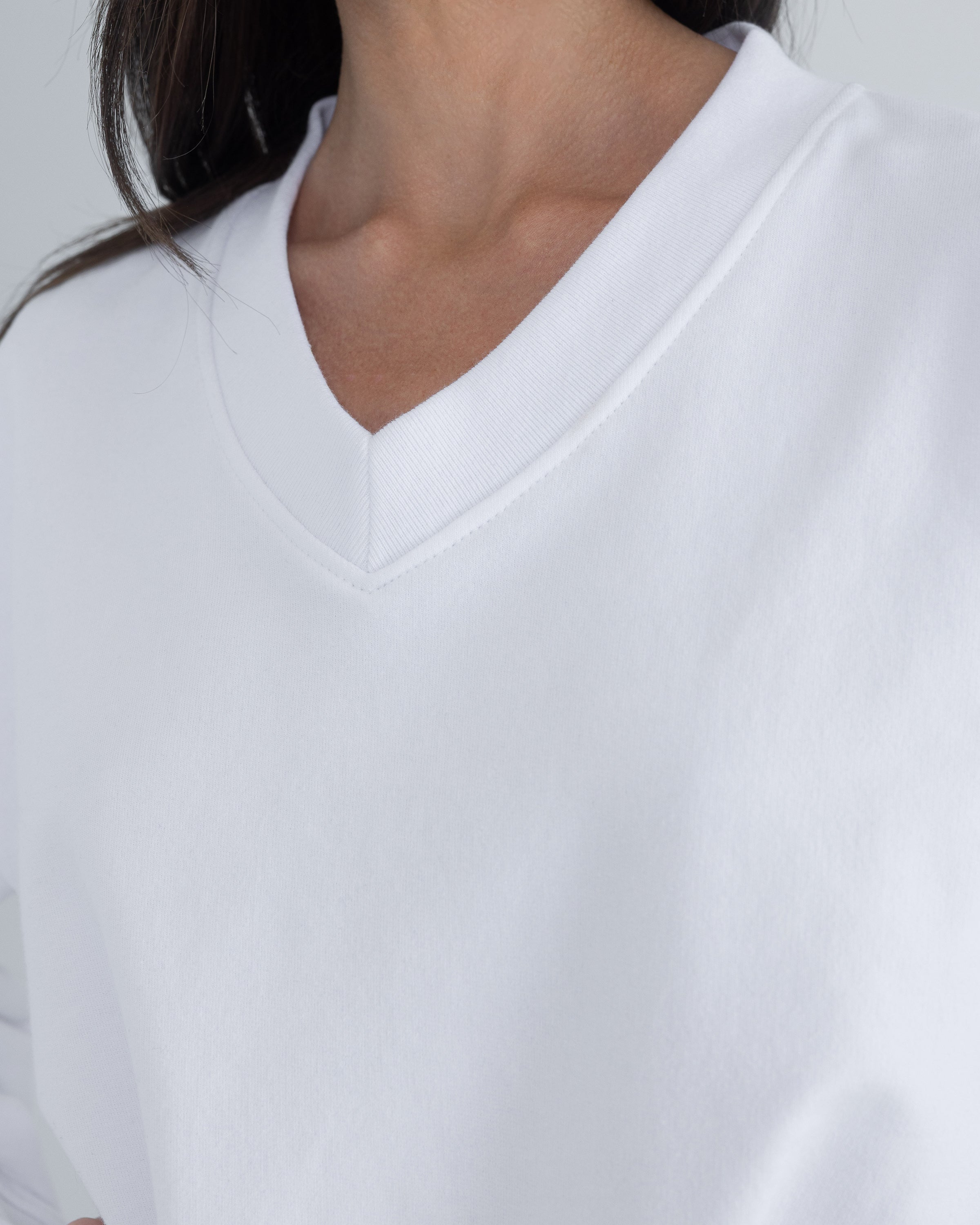 V-neck in White