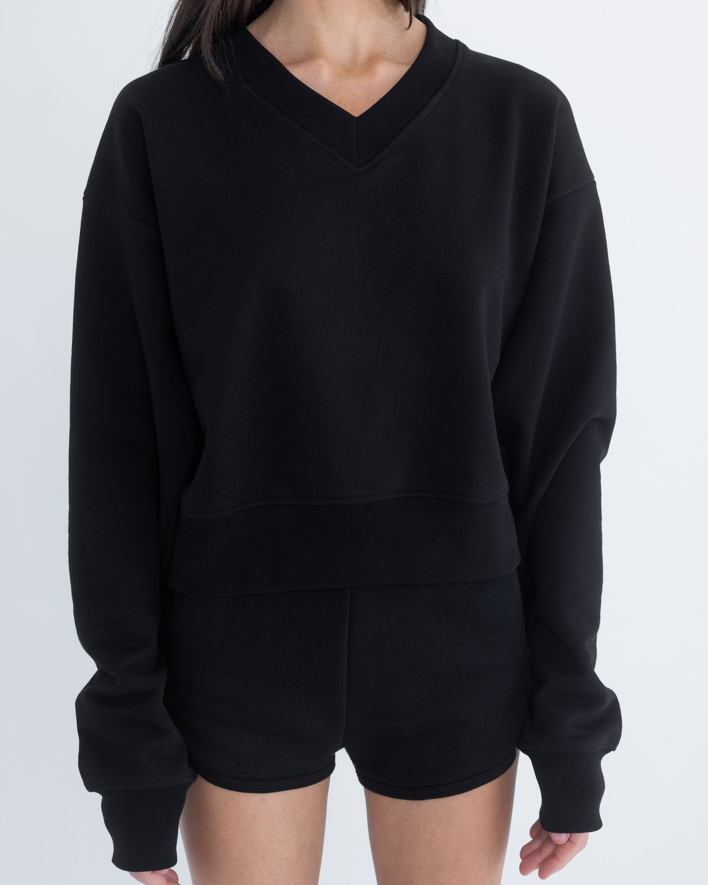 V-neck in Black