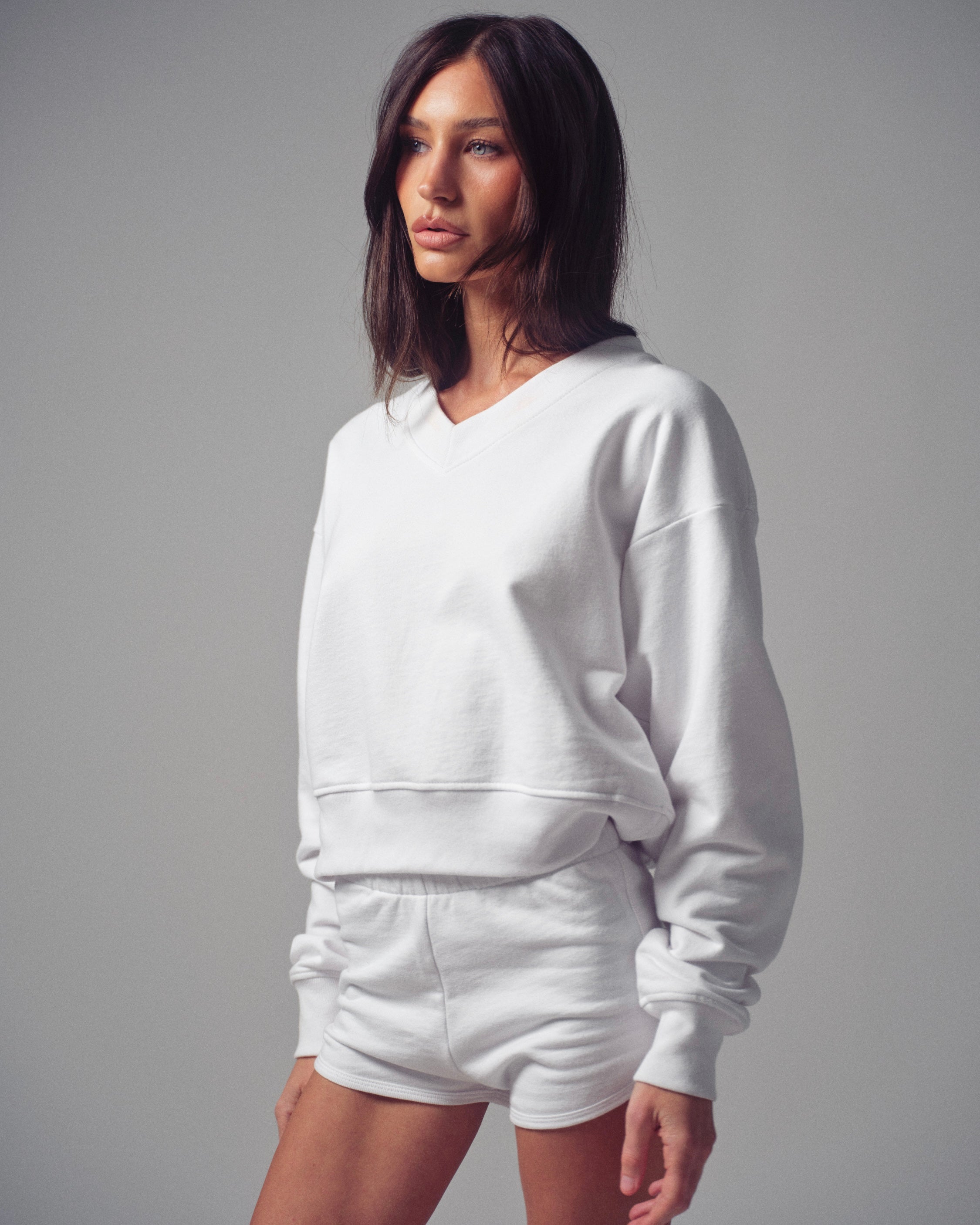 V-neck in White