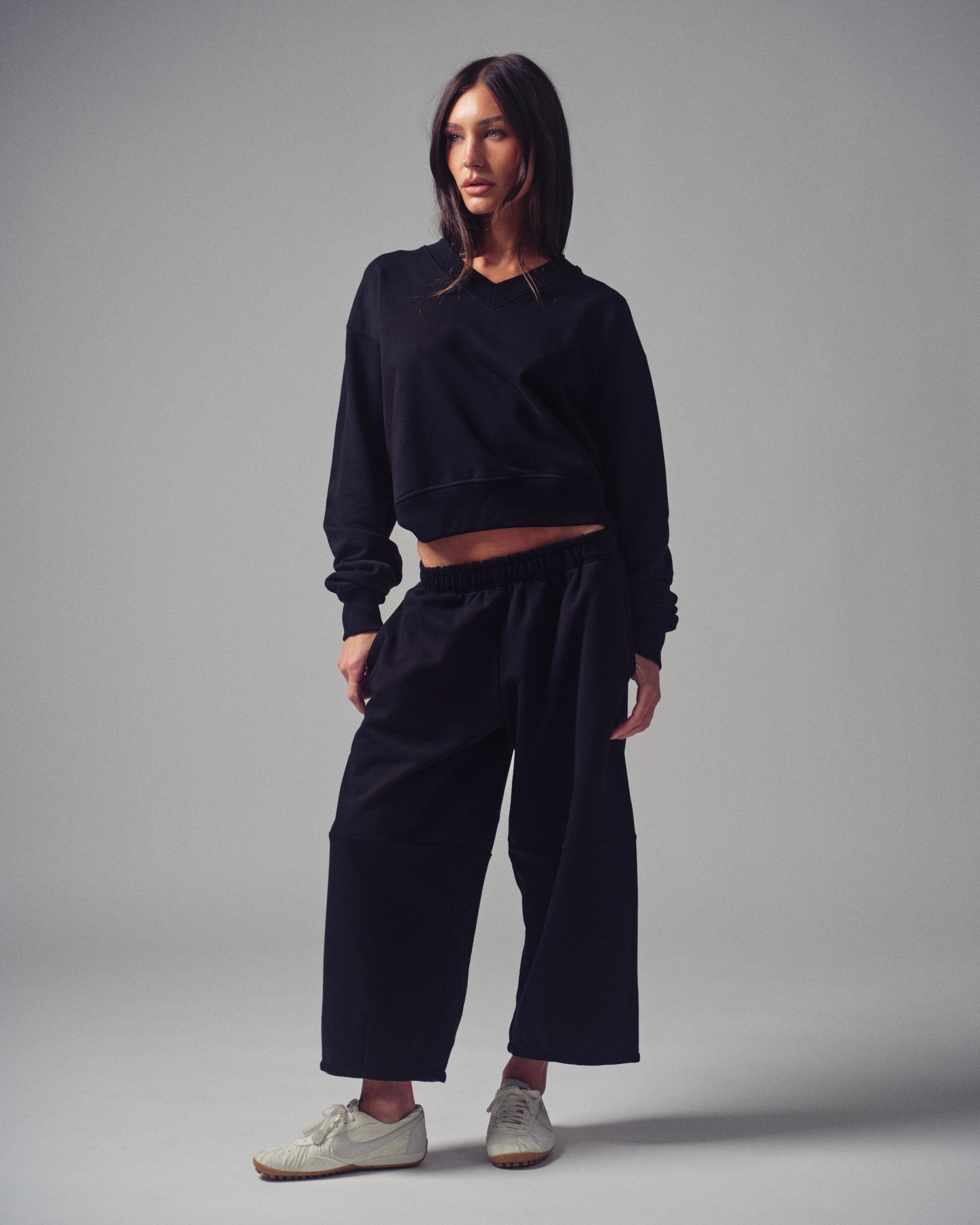 V-neck in Black