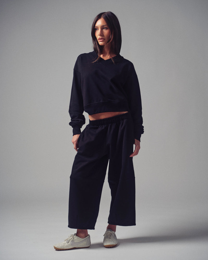 V-neck in Black