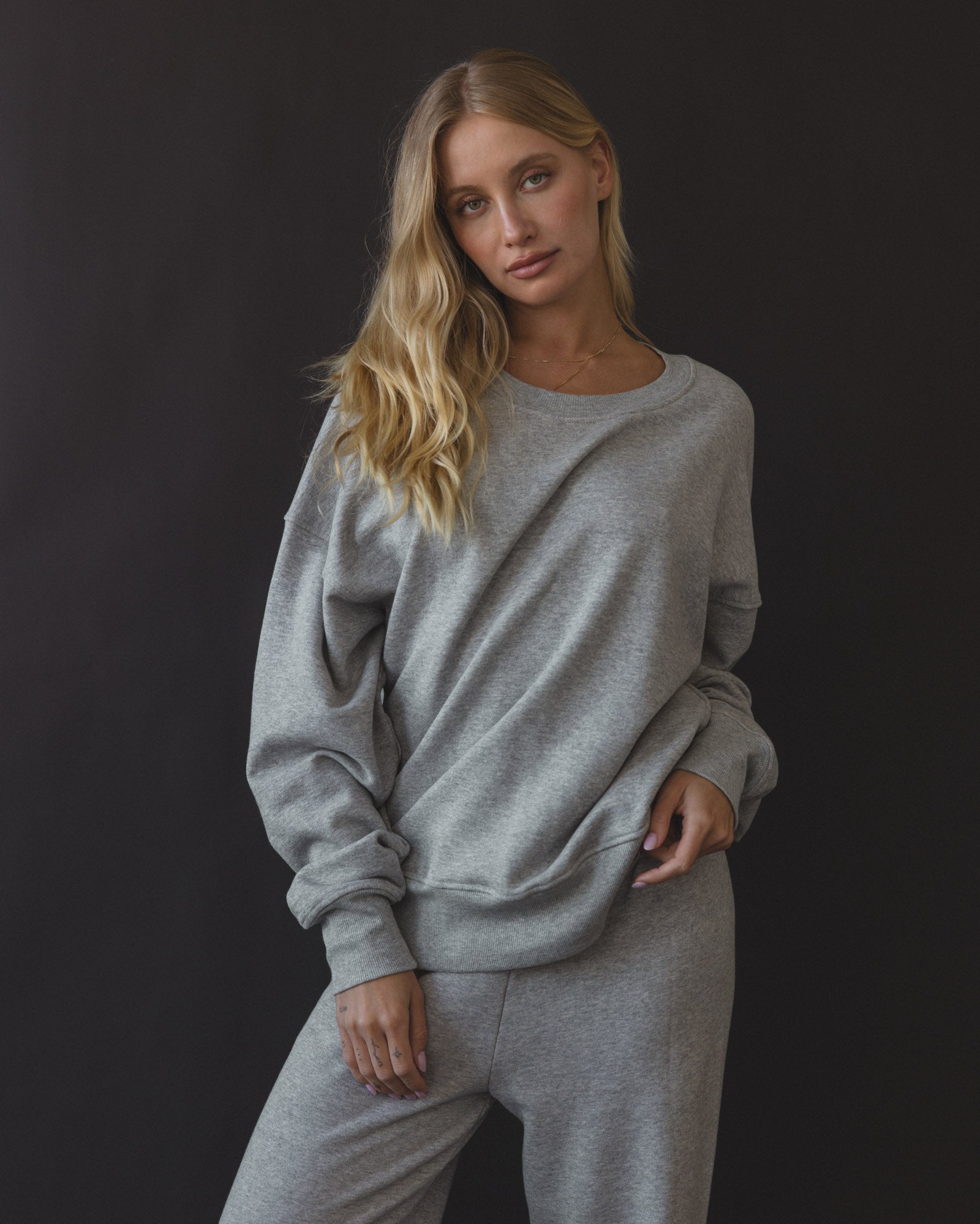 Crewneck in Heather Grey