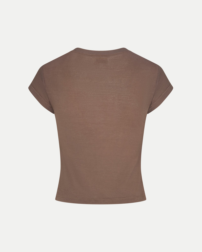 Tee in Clay