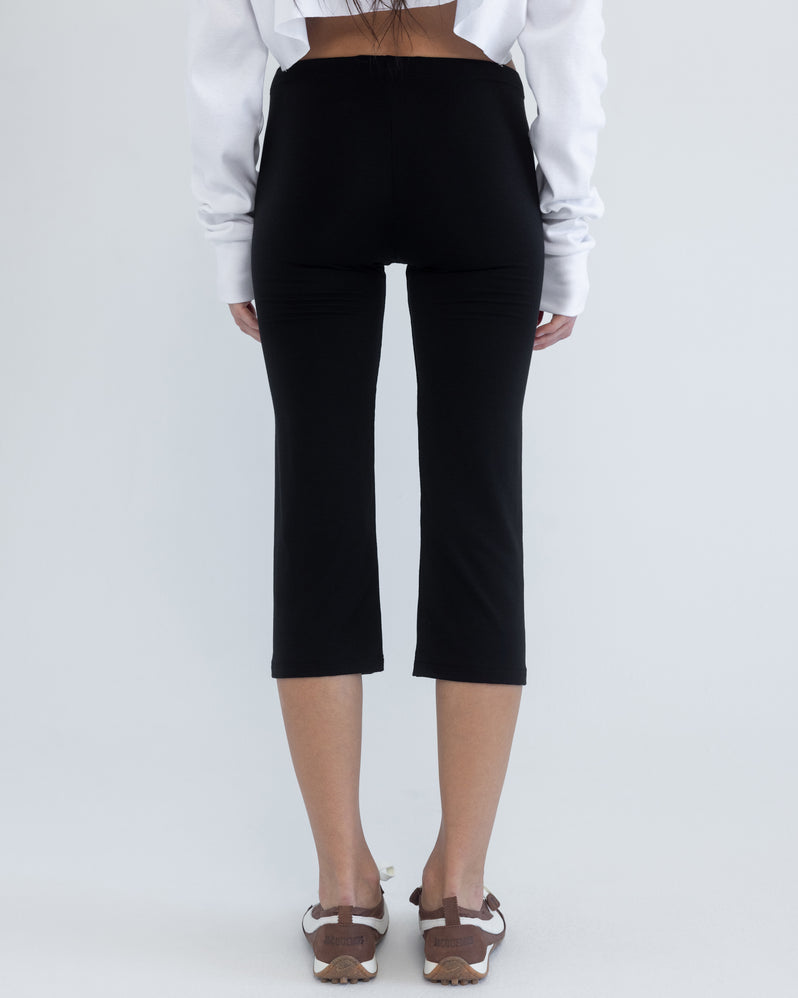 Capri in Black