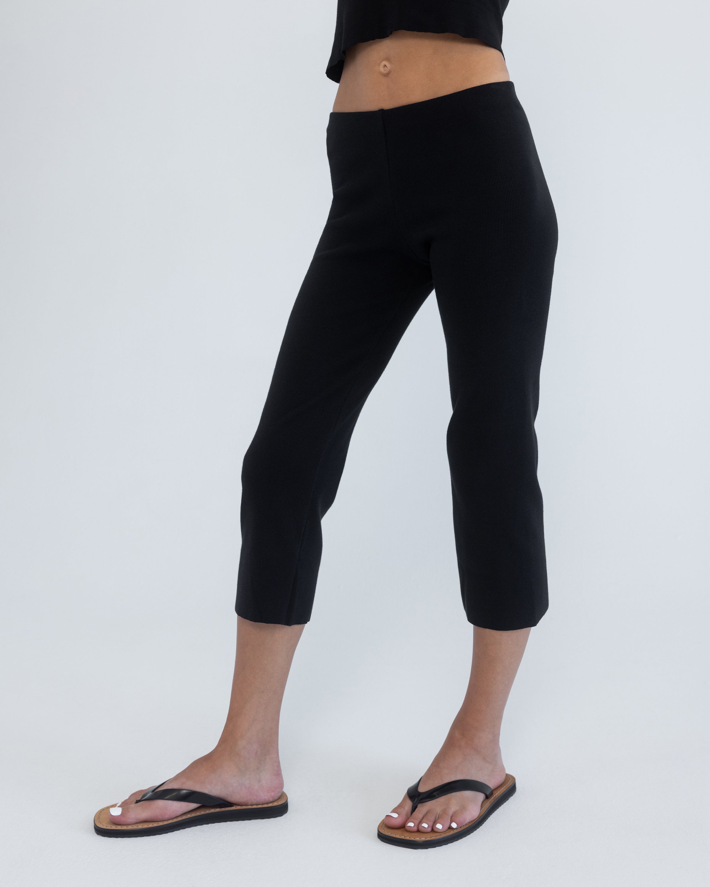 Capri in Black