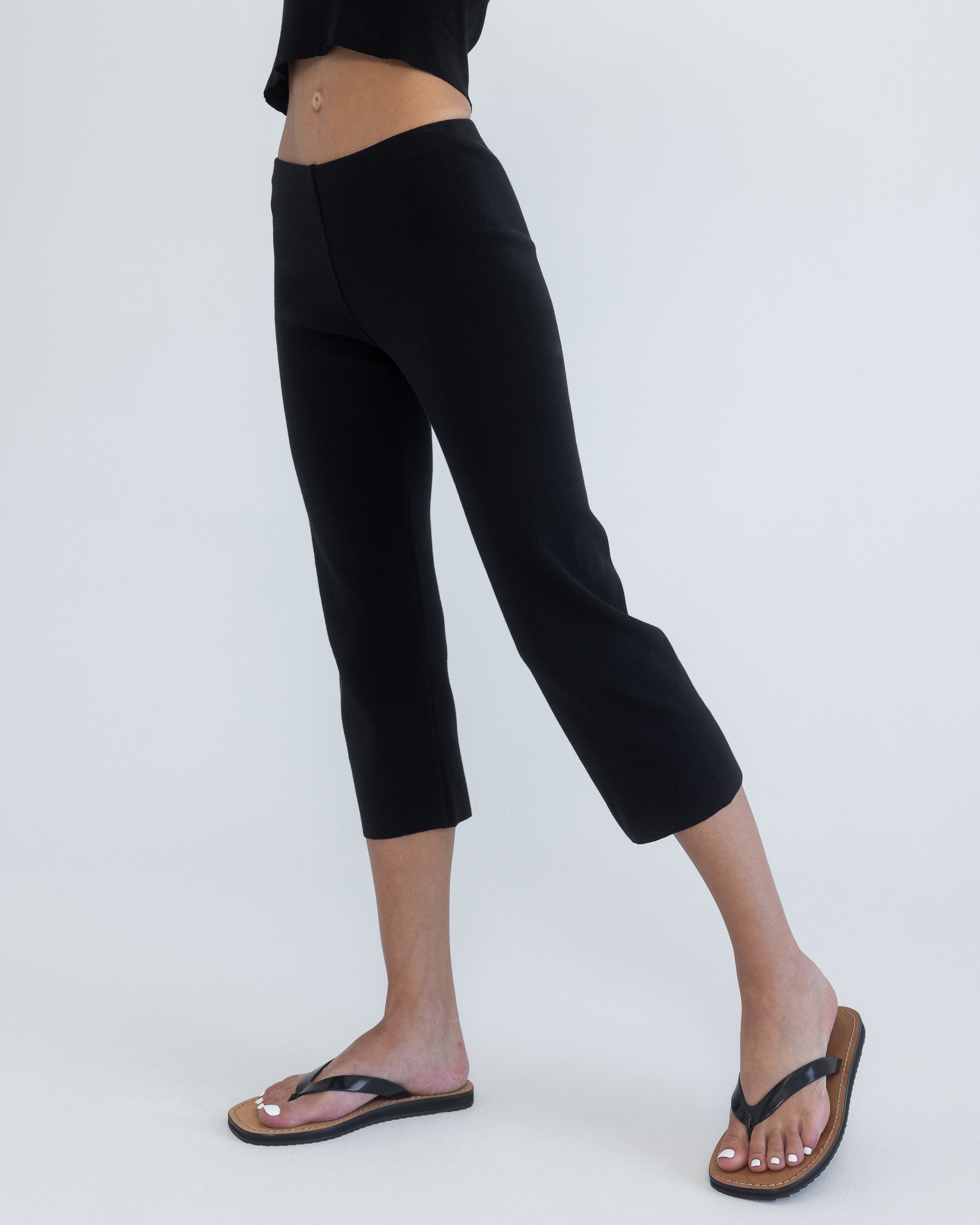 Capri in Black