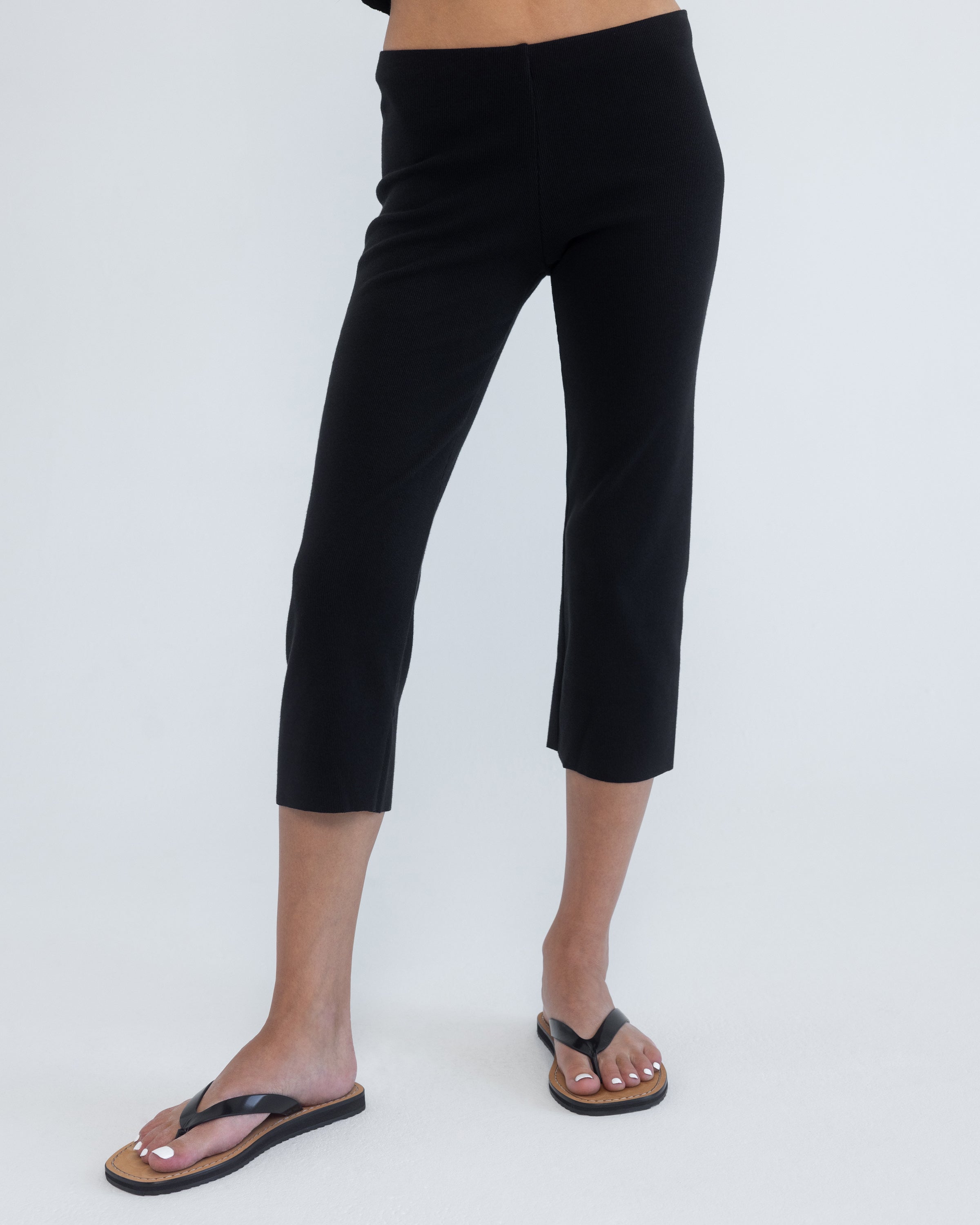 Capri in Black