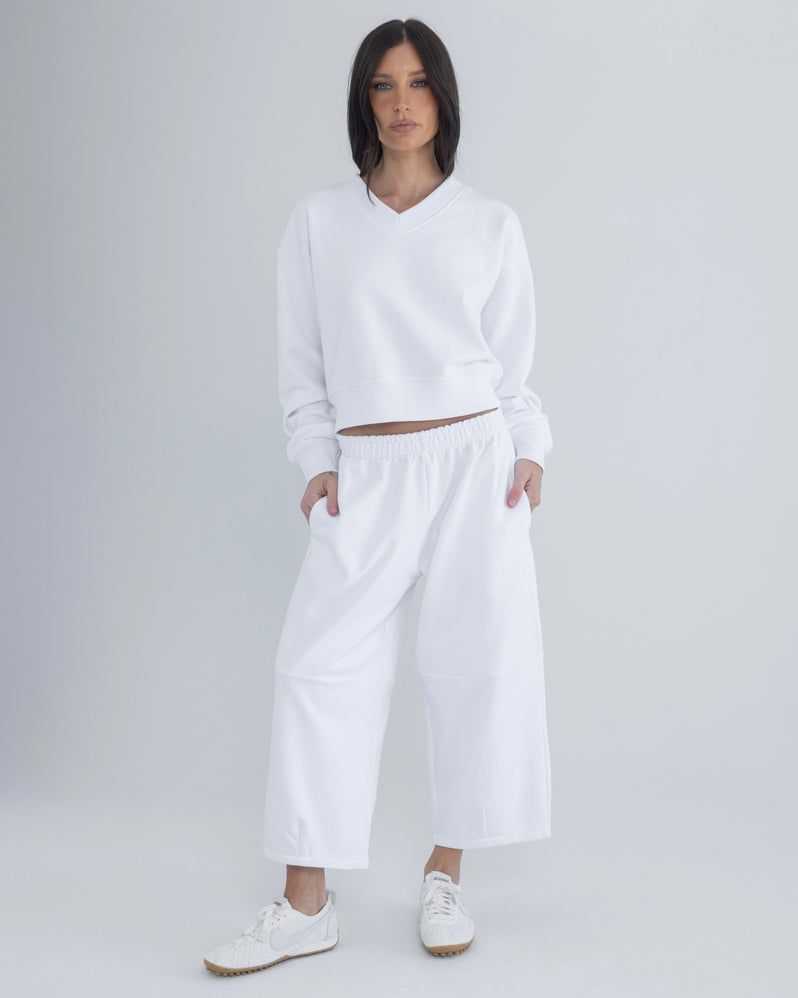 V-neck in White
